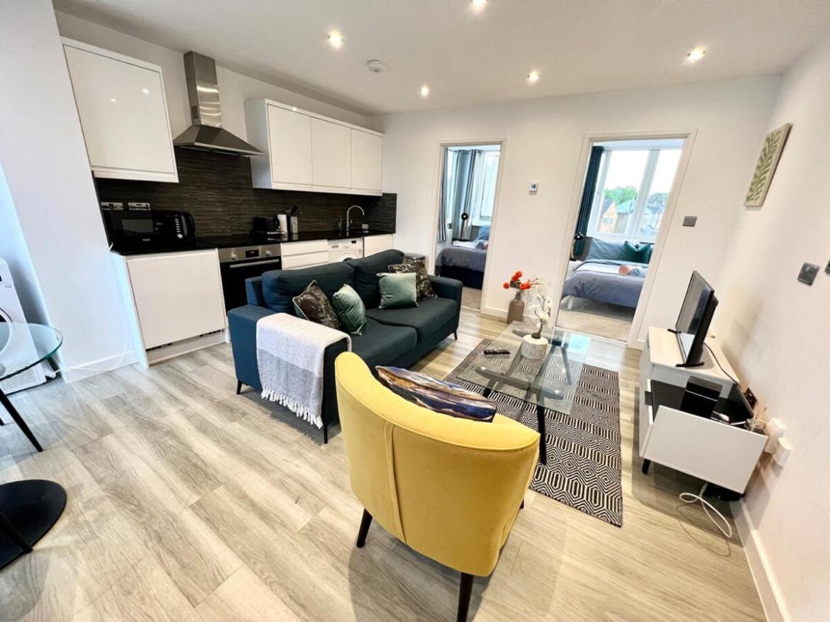 Lovely & Stylish 2 Bed Flat Close To Heathrow Yiewsley Exterior foto