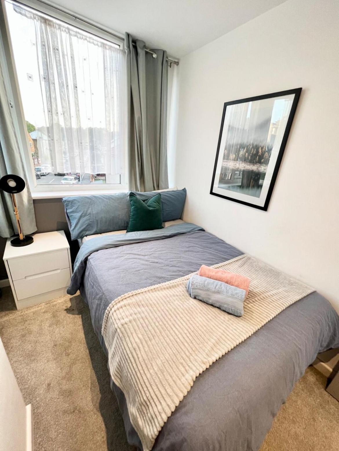 Lovely & Stylish 2 Bed Flat Close To Heathrow Yiewsley Exterior foto